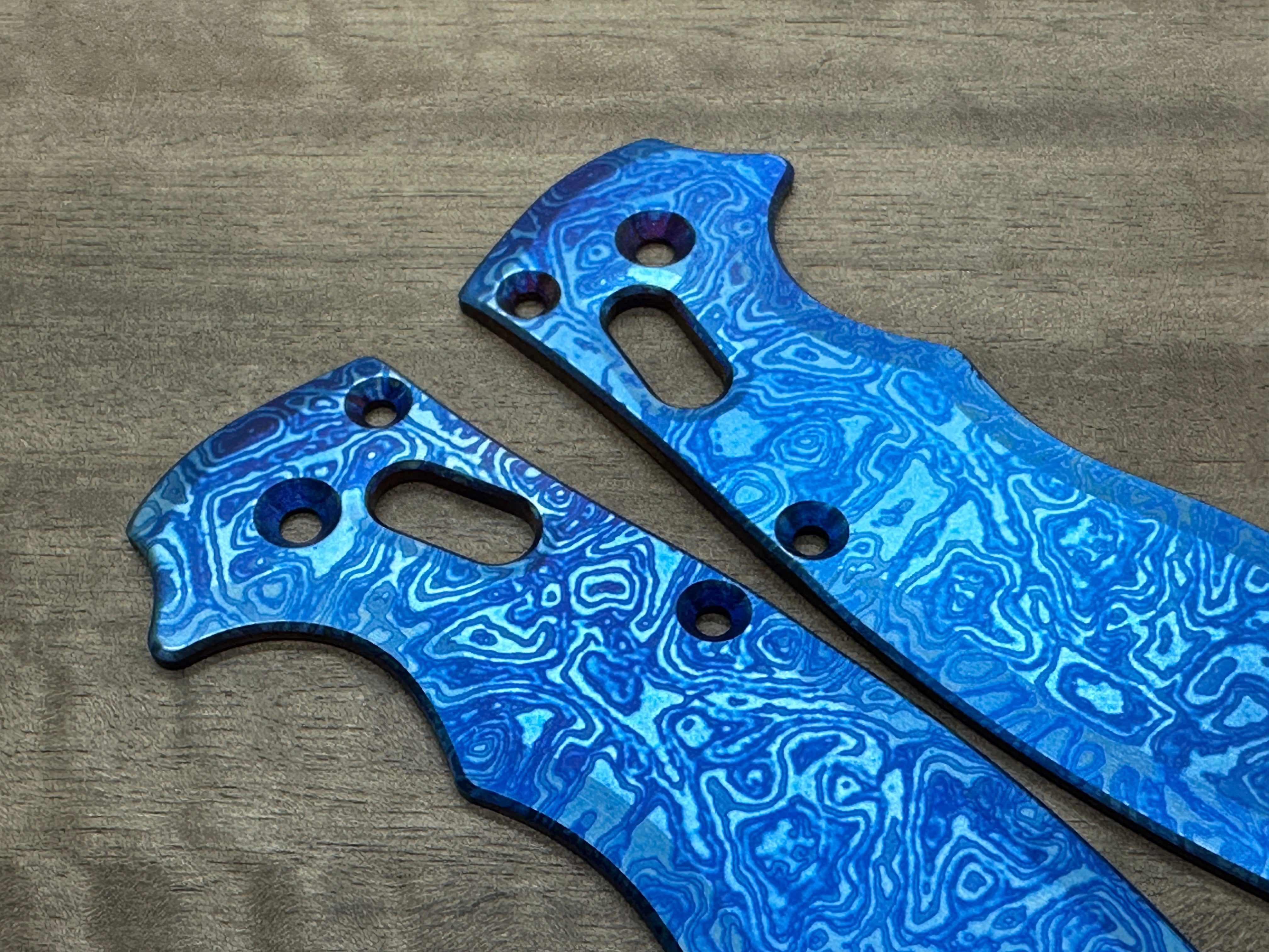 ALIEN Flamed Titanium scales for Spyderco MANIX 2